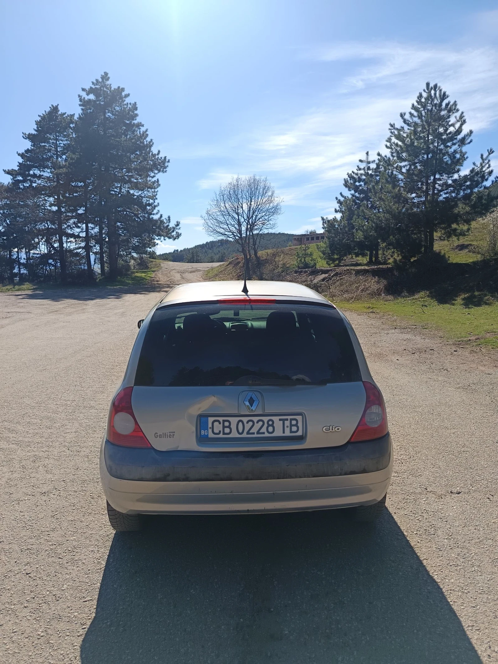 Renault Clio 1.5dci, снимка 4 - Автомобили и джипове - 54121039