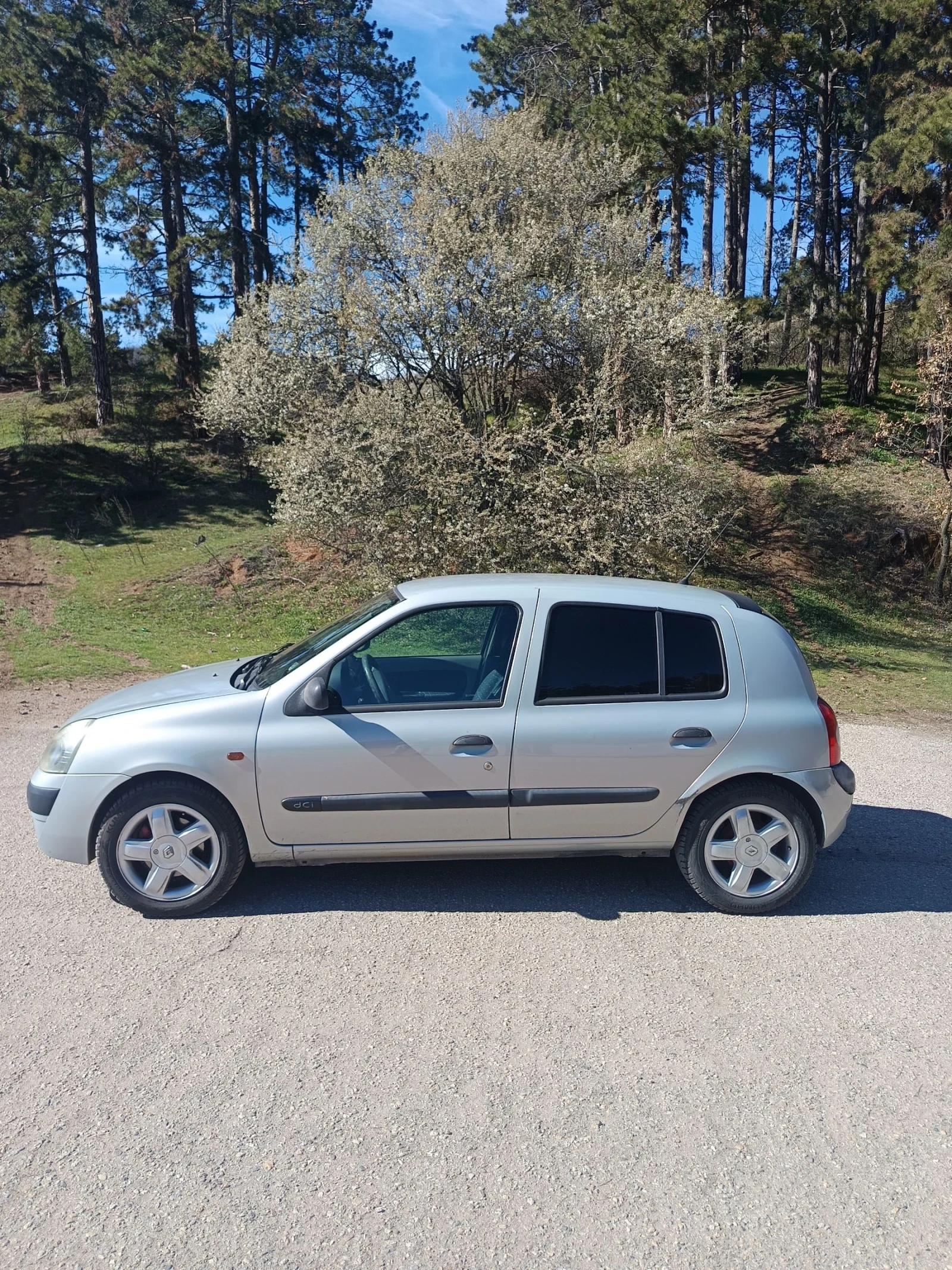 Renault Clio 1.5dci, снимка 2 - Автомобили и джипове - 54121039