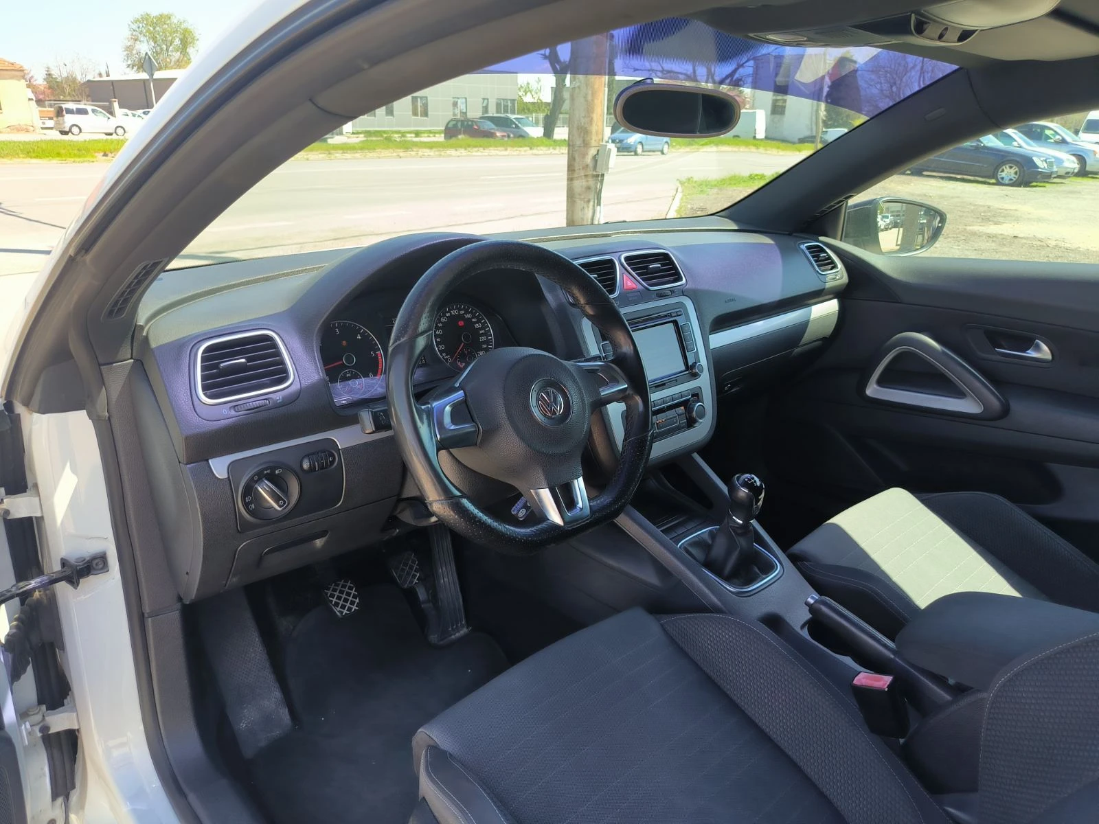 VW Scirocco 2.0d-6sk-Euro-5B, снимка 12 - Автомобили и джипове - 54311168