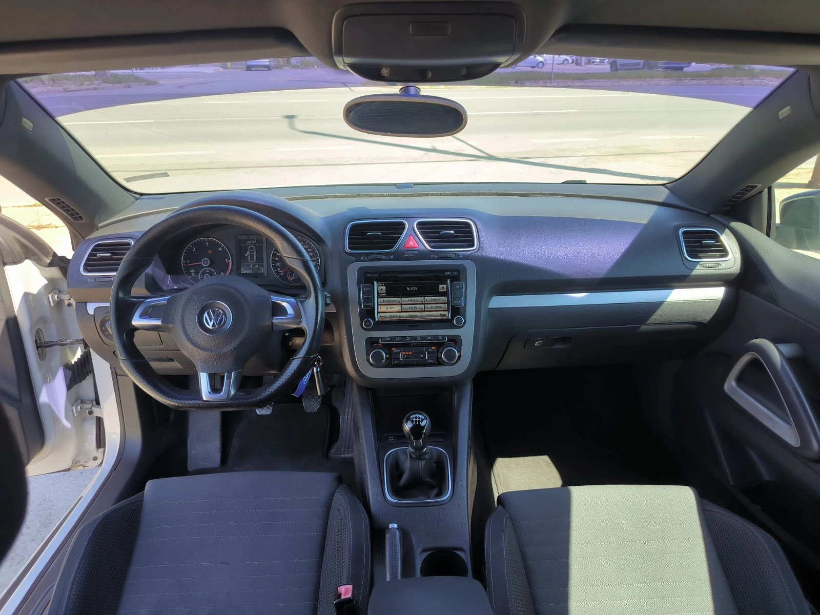 VW Scirocco 2.0d-6sk-Euro-5B, снимка 13 - Автомобили и джипове - 54311168