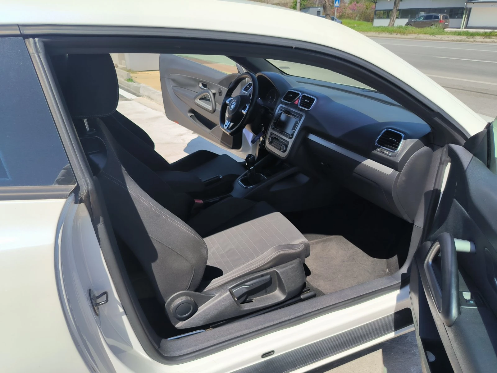 VW Scirocco 2.0d-6sk-Euro-5B, снимка 16 - Автомобили и джипове - 54311168