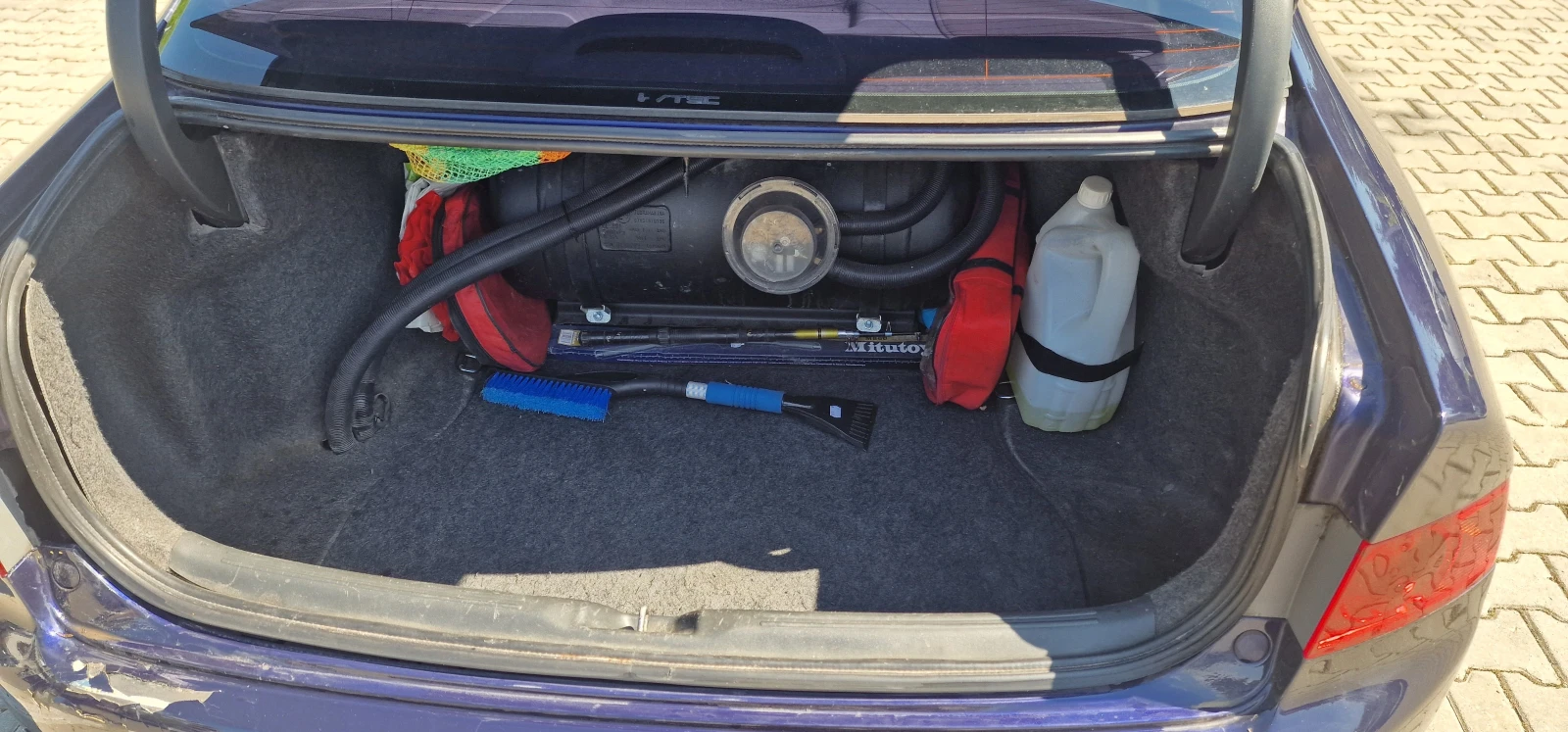 Honda Accord 2.4 i-vtec, снимка 11 - Автомобили и джипове - 54311864