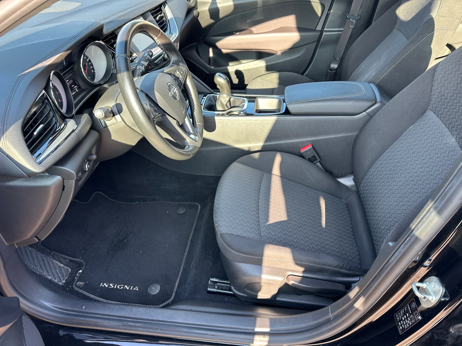 Opel Insignia ТОП///ПЪРВИ СОБСТВЕНИК///168000км///ЛИЗИНГ, снимка 16 - Автомобили и джипове - 54958379