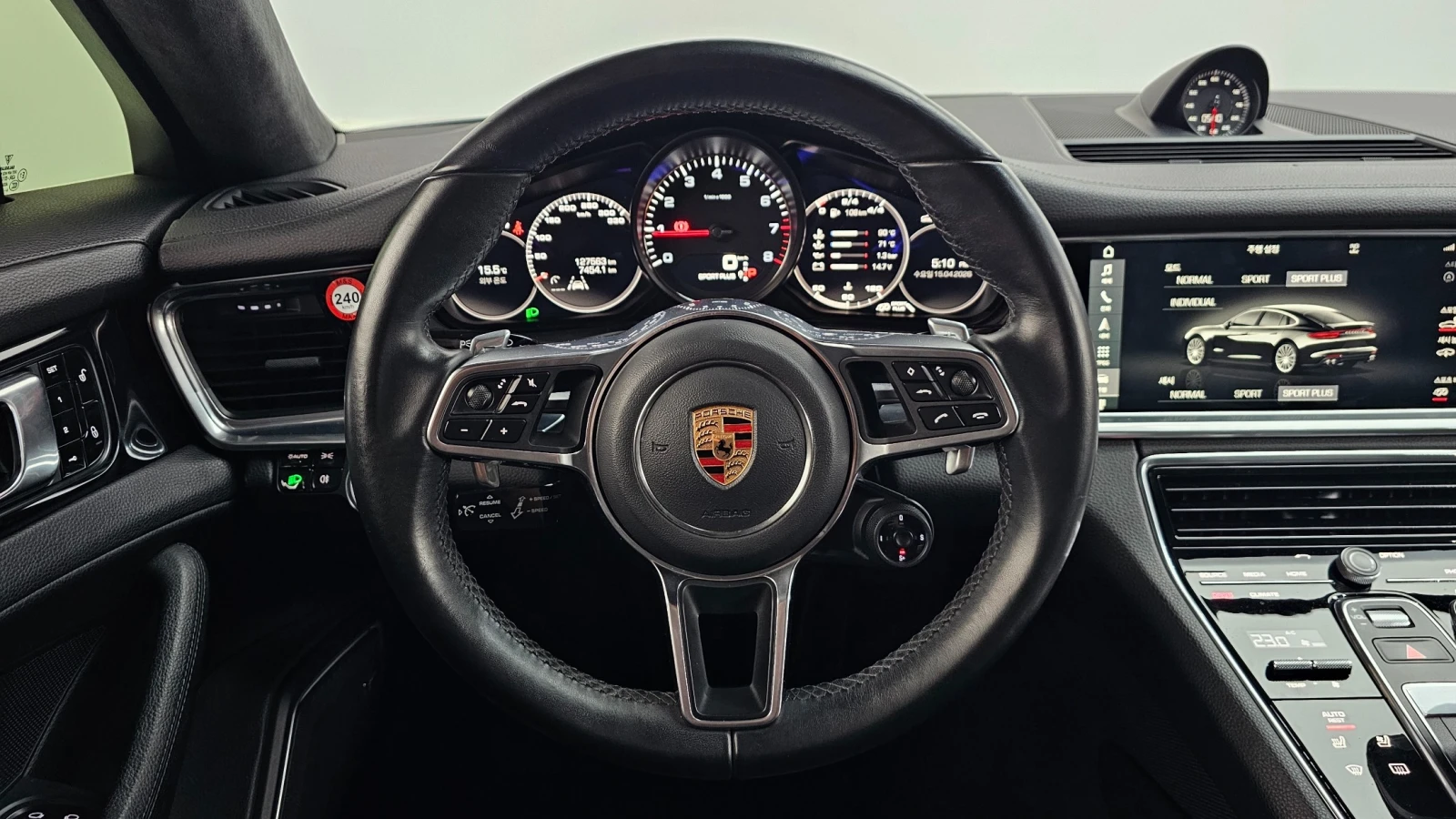 Porsche Panamera 4S | АВТОФИНАНСИРАНЕ | ФИКСИРАНА ЦЕНА ДО БЪЛГАРИЯ, снимка 6 - Автомобили и джипове - 55287980