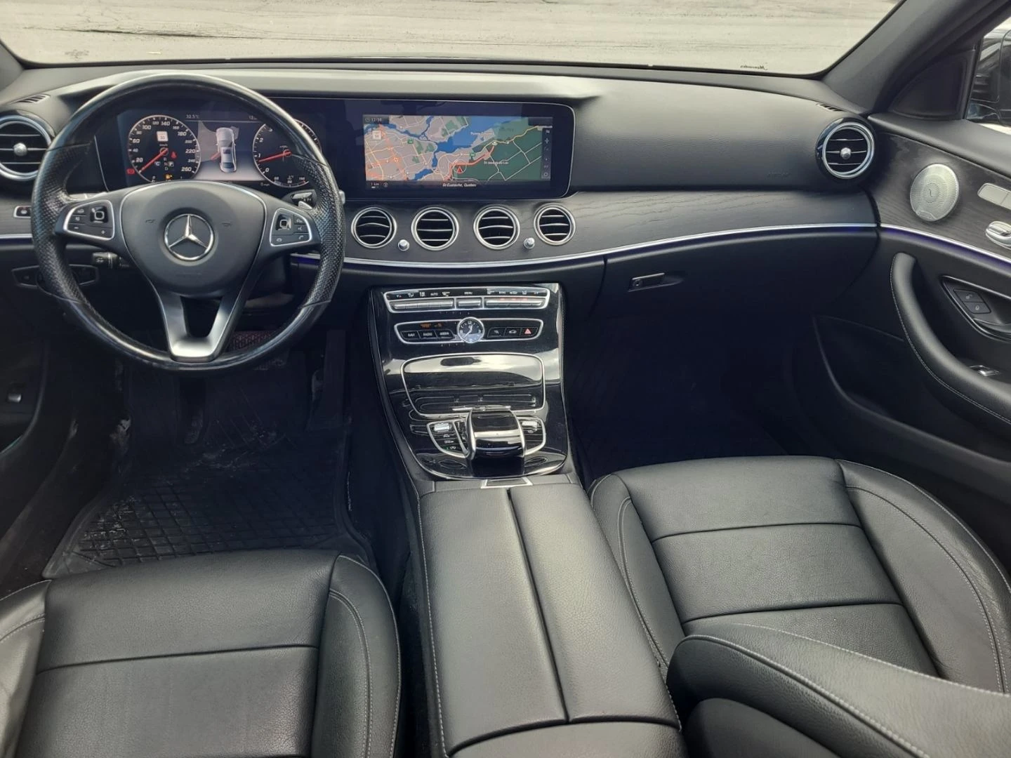 Mercedes-Benz E 400 AMG-Pack* Burmester* 360* CarPlay* Пано* Подгрев, снимка 6 - Автомобили и джипове - 55945743