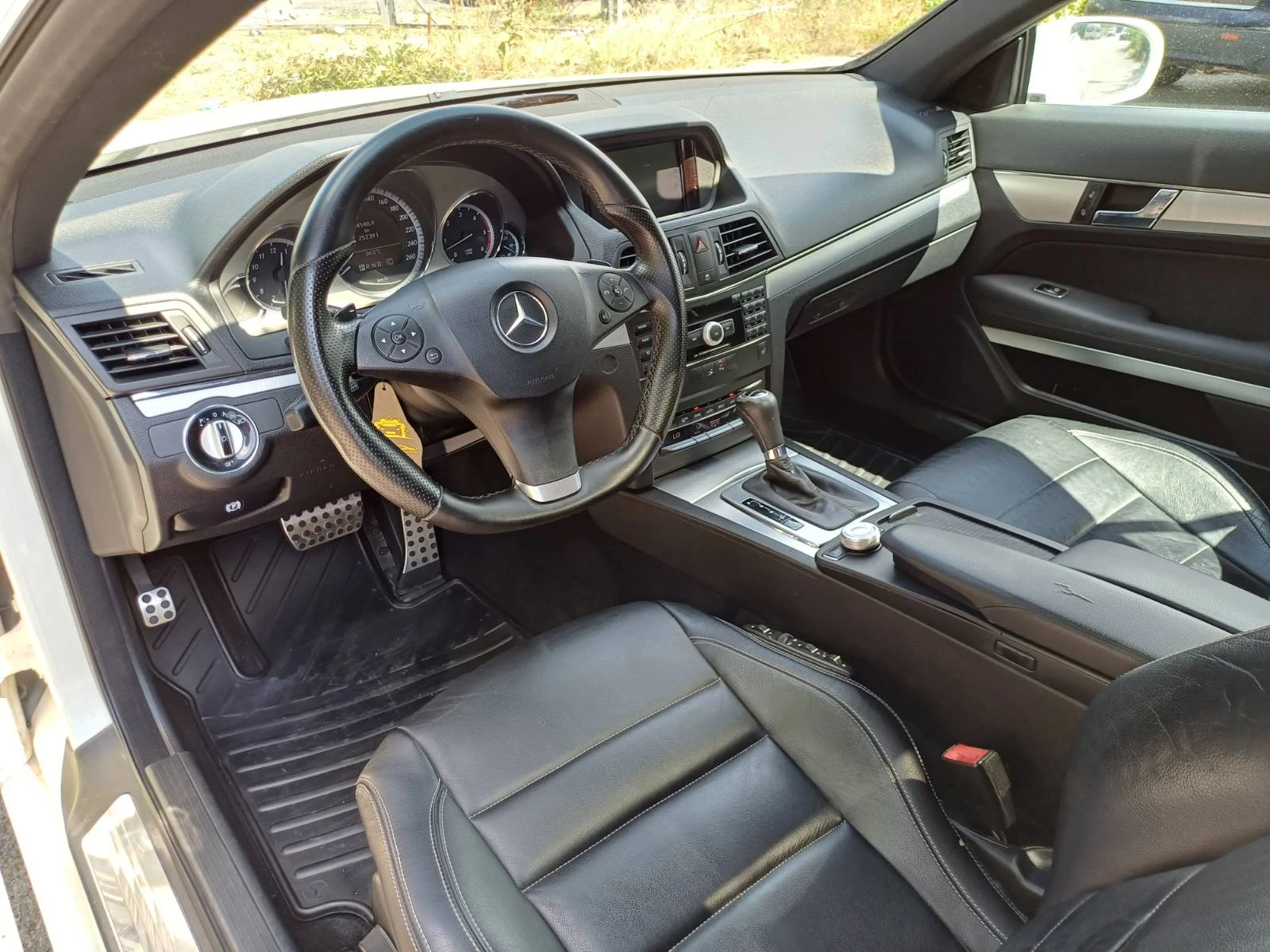 Mercedes-Benz E 350 CDI Coupe Avantgarde AMG, снимка 11 - Автомобили и джипове - 55947582