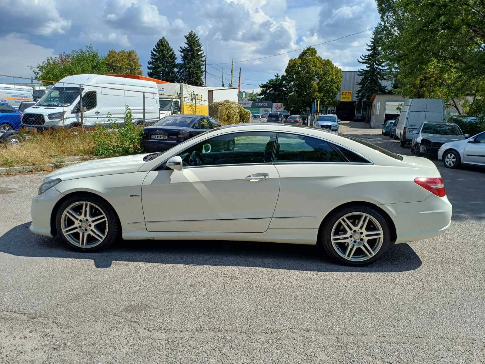 Mercedes-Benz E 350 CDI Coupe Avantgarde AMG, снимка 2 - Автомобили и джипове - 55947582