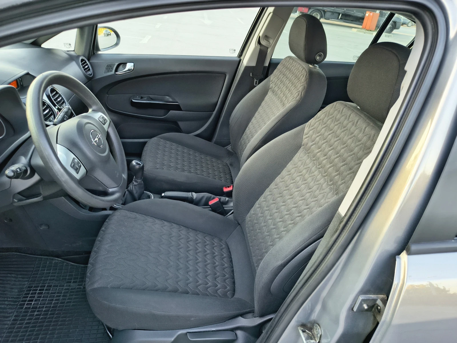 Opel Corsa D Facelift 1.3CDTi, снимка 10 - Автомобили и джипове - 56196252