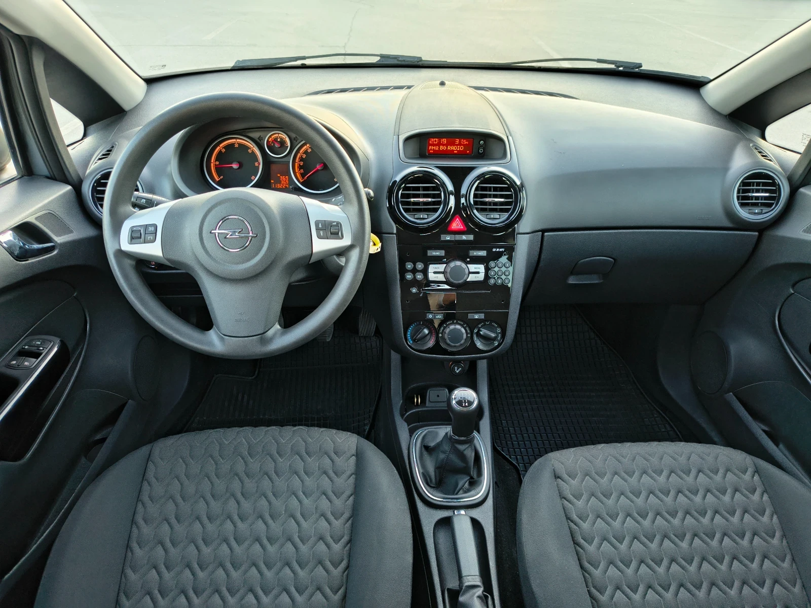 Opel Corsa D Facelift 1.3CDTi, снимка 8 - Автомобили и джипове - 56196252
