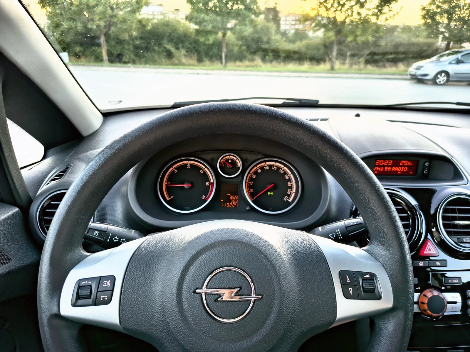 Opel Corsa D Facelift 1.3CDTi, снимка 12 - Автомобили и джипове - 56196252
