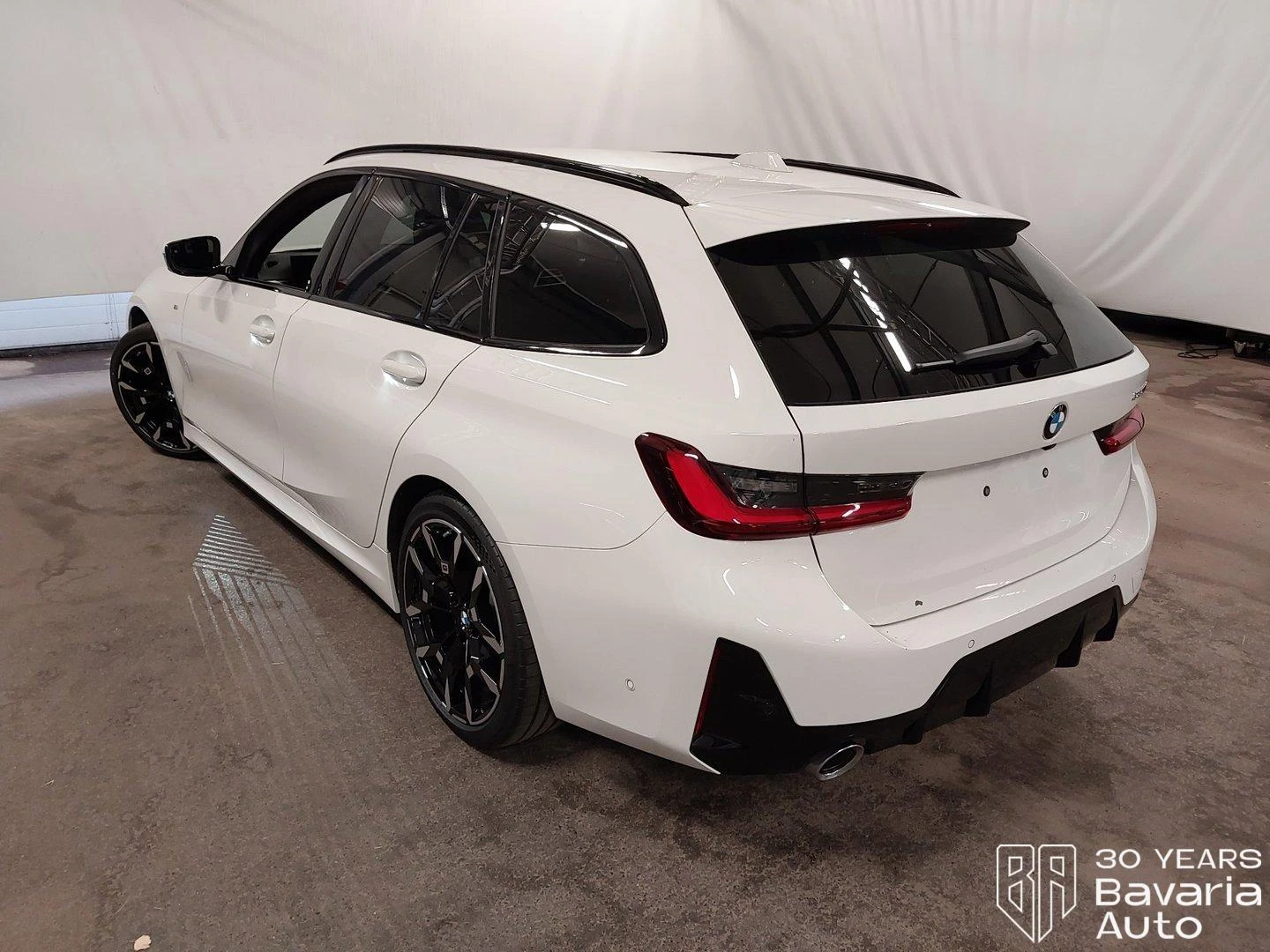 BMW 320 d Touring Sportautomatic, снимка 2 - Автомобили и джипове - 56439859