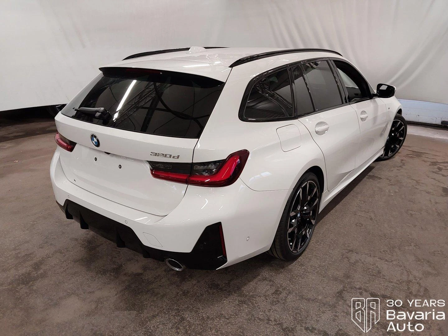 BMW 320 d Touring Sportautomatic, снимка 3 - Автомобили и джипове - 56439859