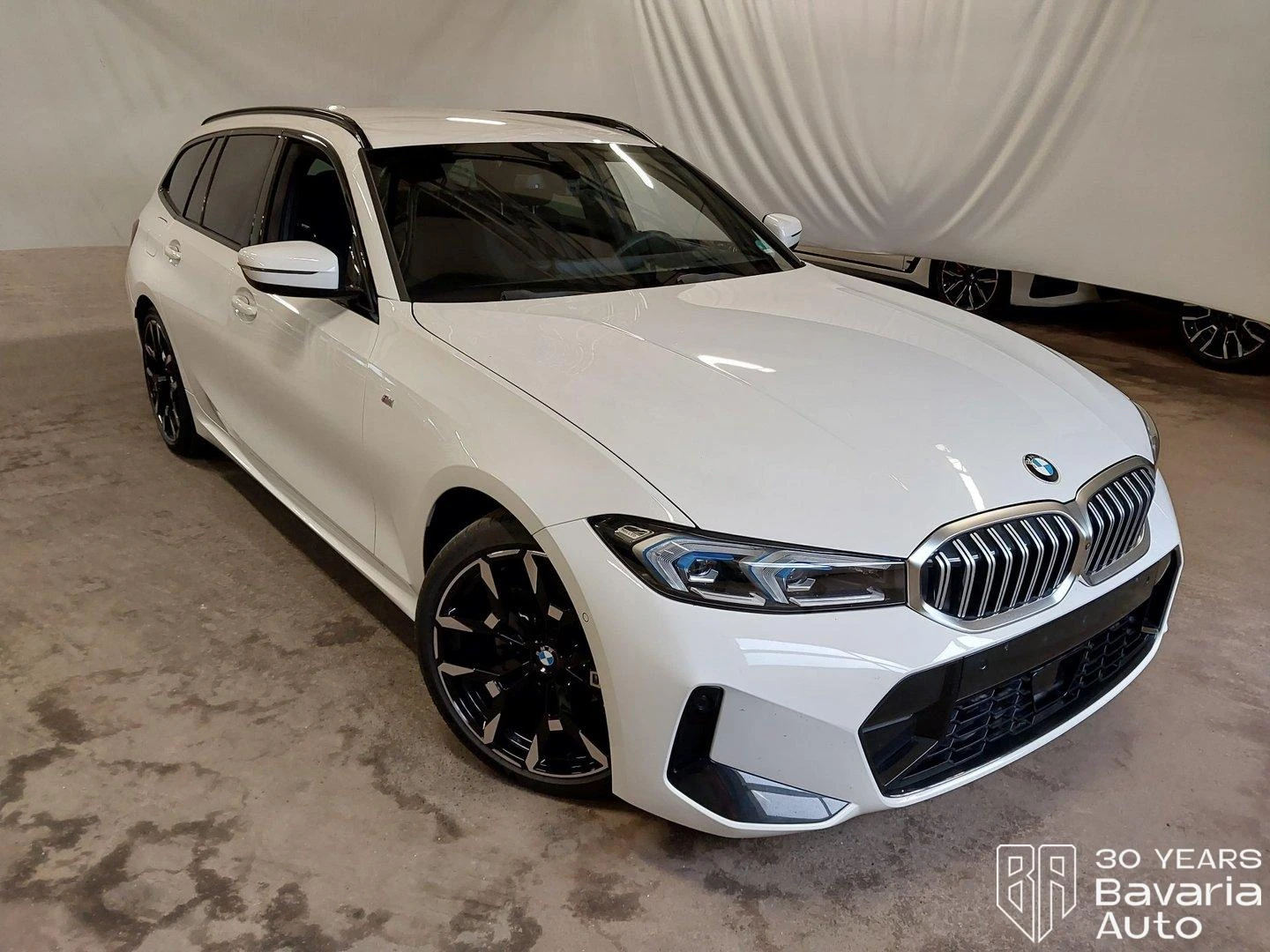 BMW 320 d Touring Sportautomatic, снимка 4 - Автомобили и джипове - 56439859