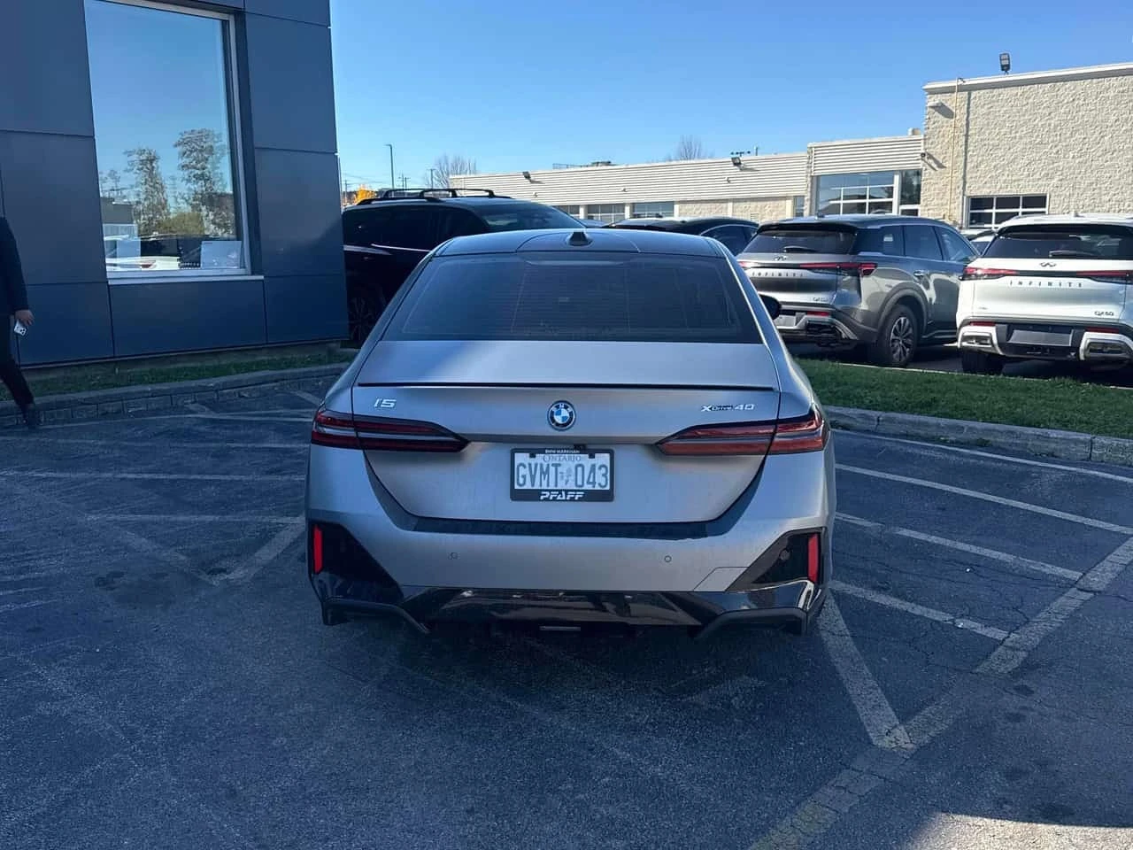 BMW i5 xDrive40  CARFAX | Mobile.bg � ����������� 4