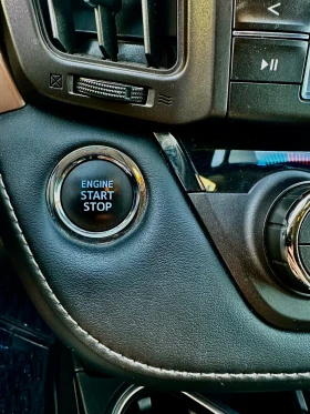 Toyota Rav4 2.0i 2018 AWD ГАЗ 165хил км. ФУЛЛ НОВА НОВА!!!!, снимка 11