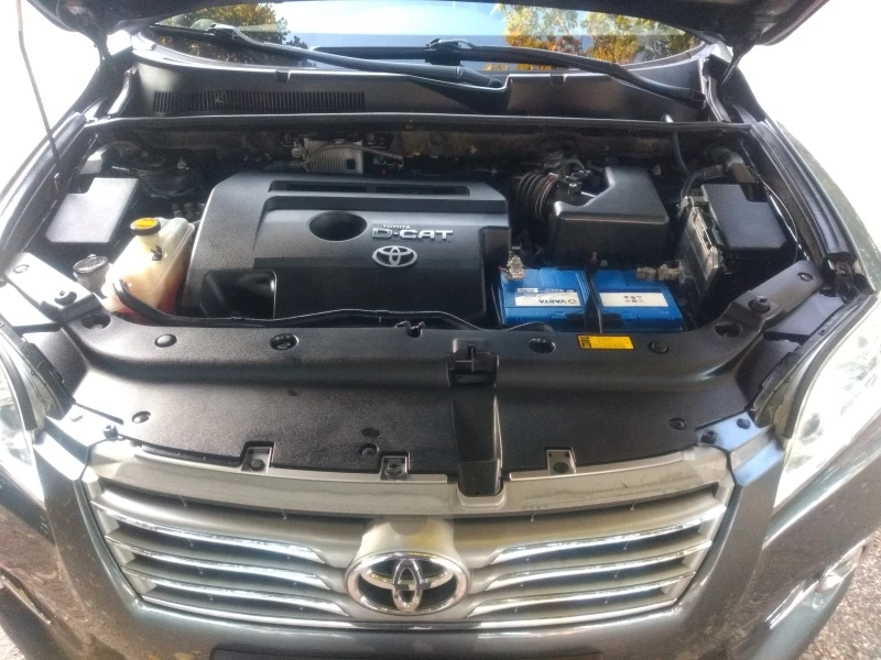 Toyota Rav4 2.2 EXECUTIVE, снимка 10 - Автомобили и джипове - 38324313