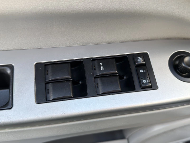 Jeep Compass 2.0 TDi 4X4, снимка 14 - Автомобили и джипове - 52252930