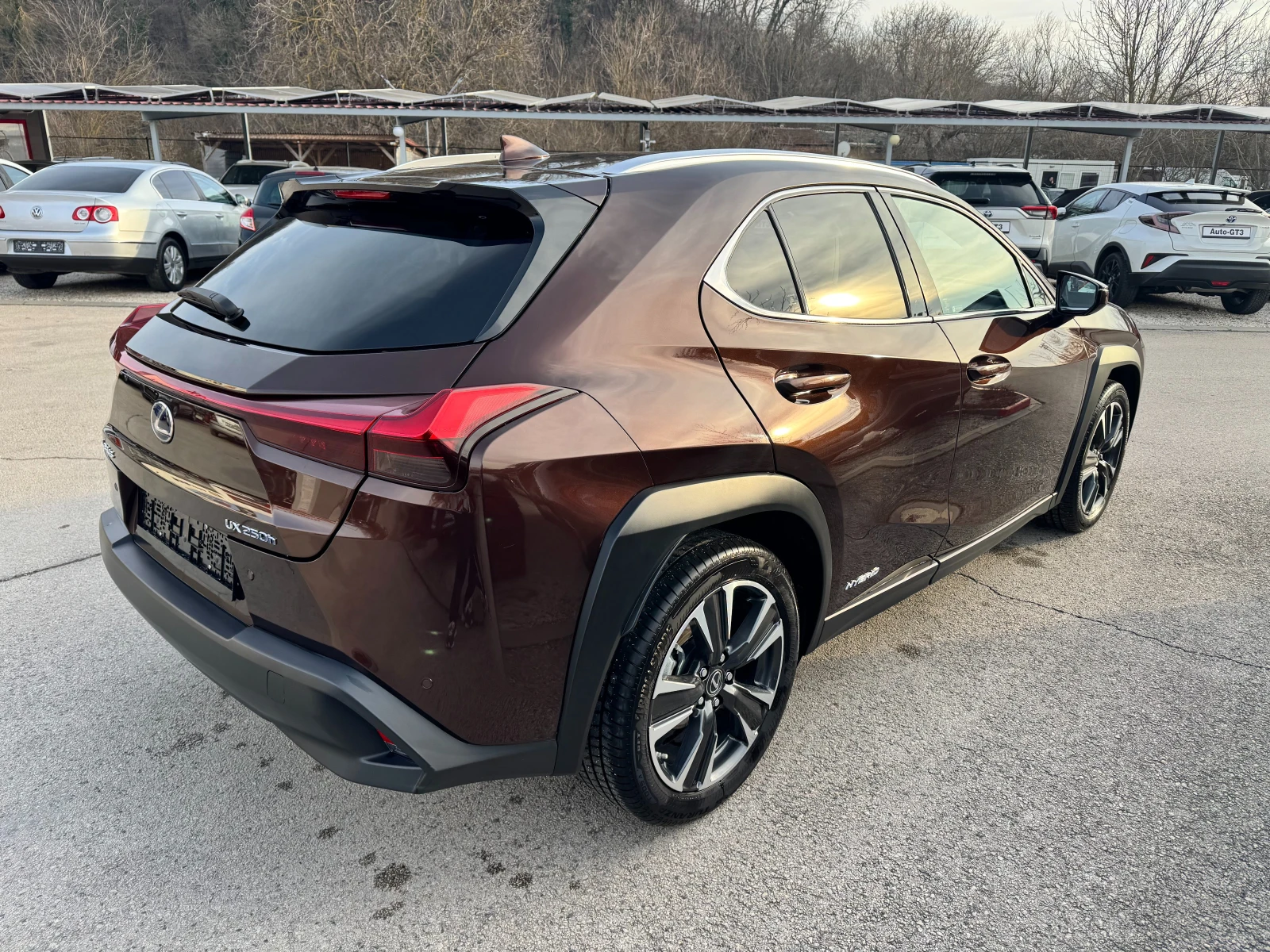 Lexus UX 250h 2.0h 32000км 184к.с luxury FULL Гаранция - изображение 4