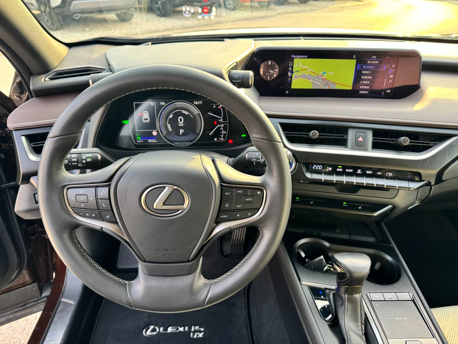 Lexus UX 250h 2.0h 32000км 184к.с luxury FULL Гаранция - изображение 9