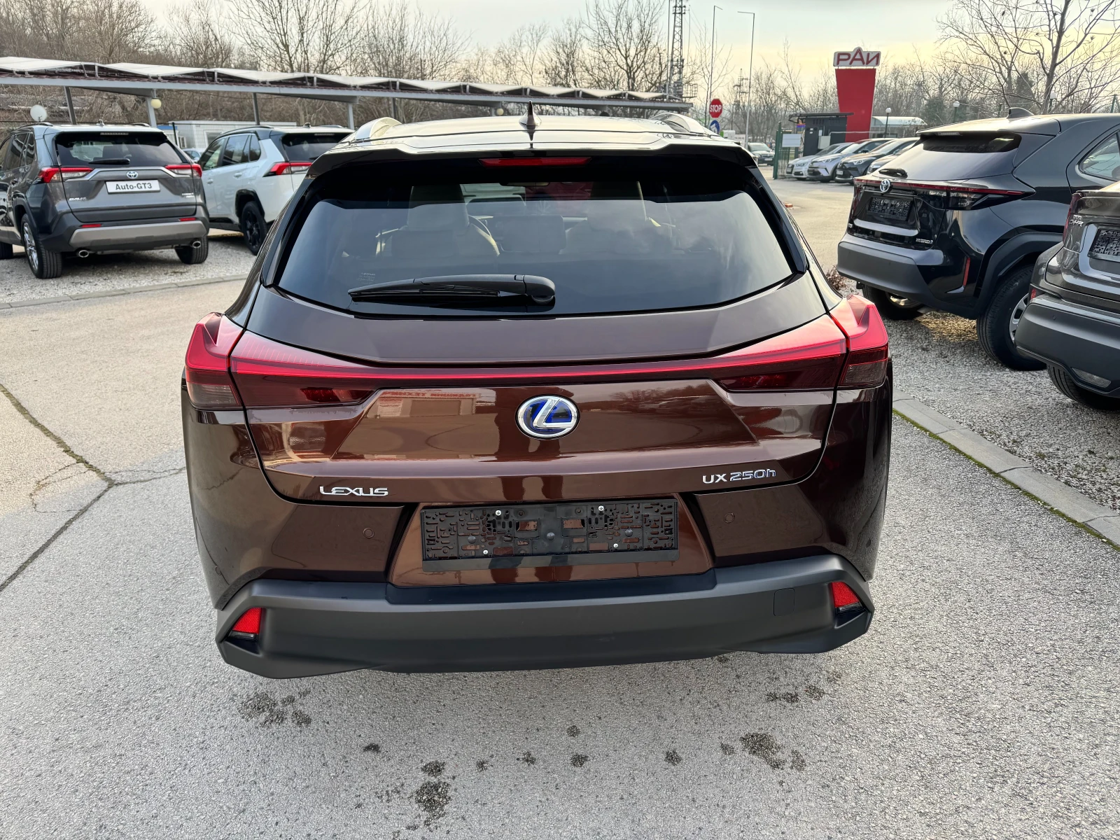 Lexus UX 250h 2.0h 32000км 184к.с luxury FULL Гаранция - изображение 5