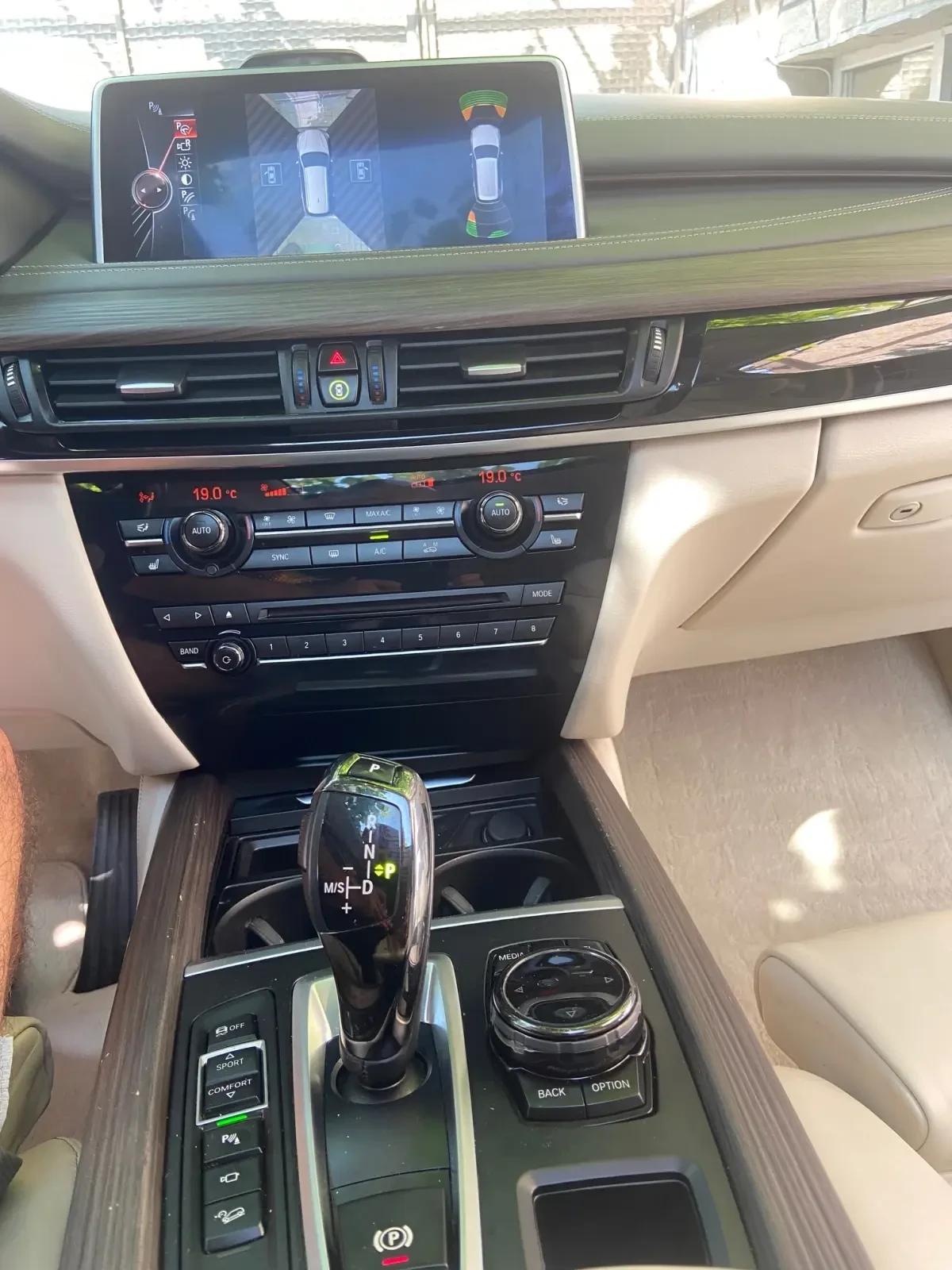 BMW X5  50i Xdrive  - изображение 9