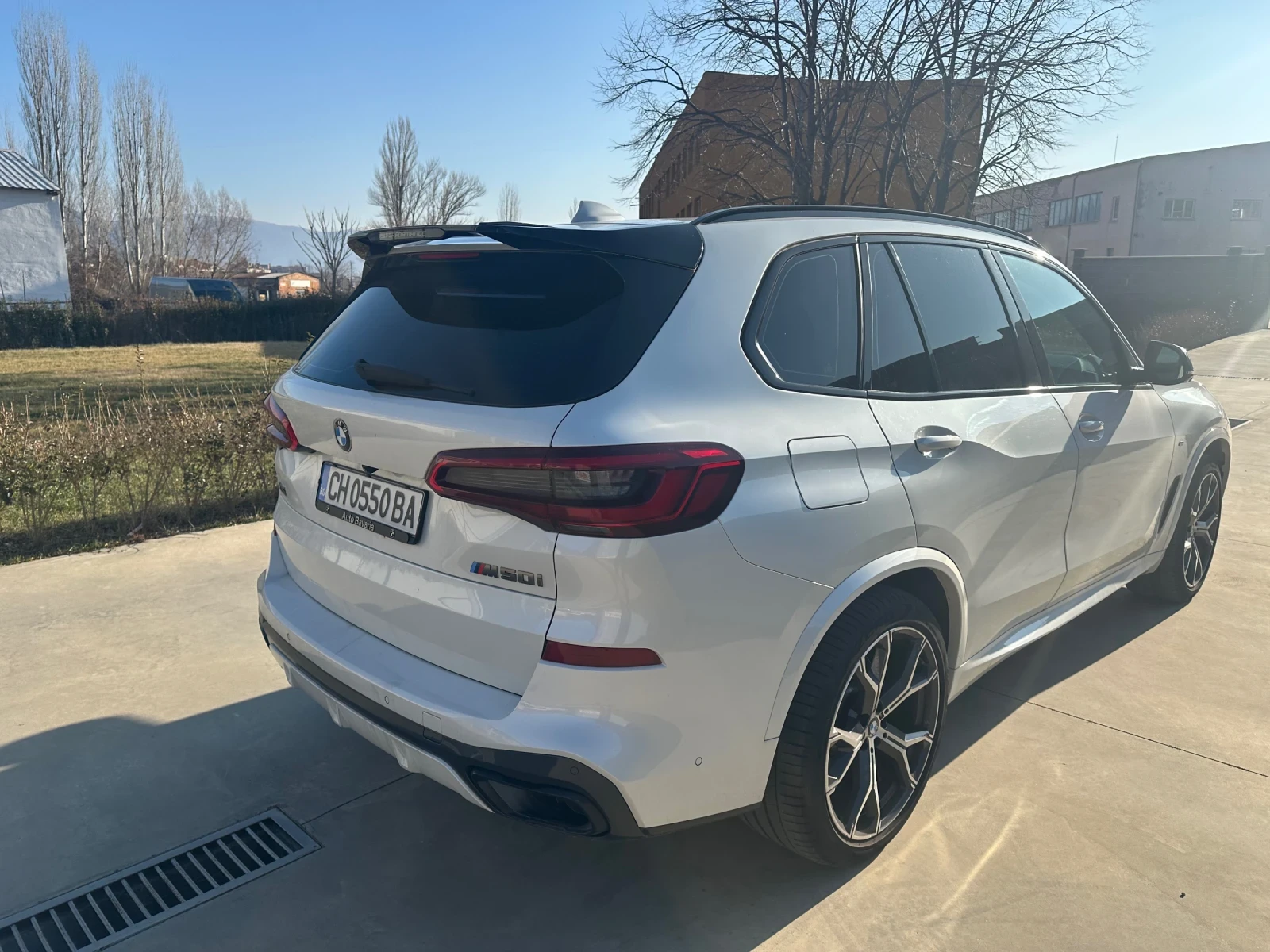 BMW X5 M50i - изображение 3