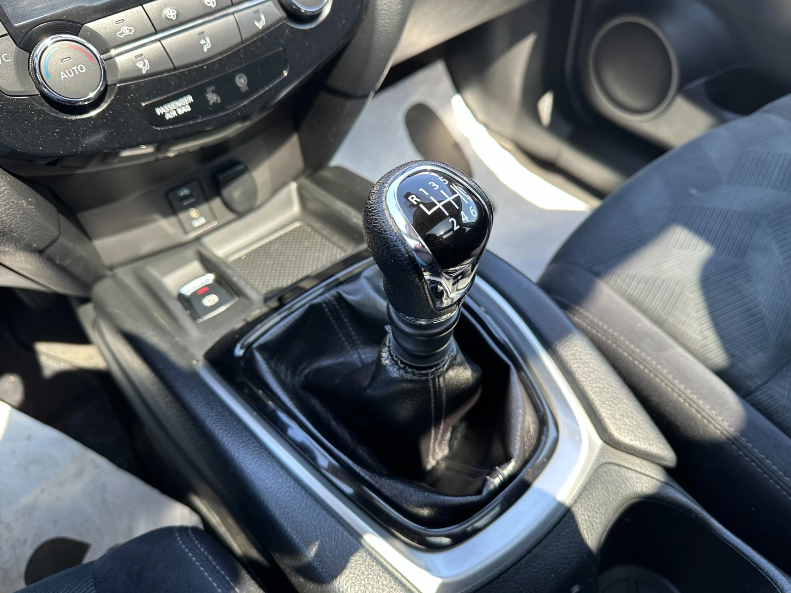 Nissan X-trail 1.6 dCi Acenta, снимка 12 - Автомобили и джипове - 54147949