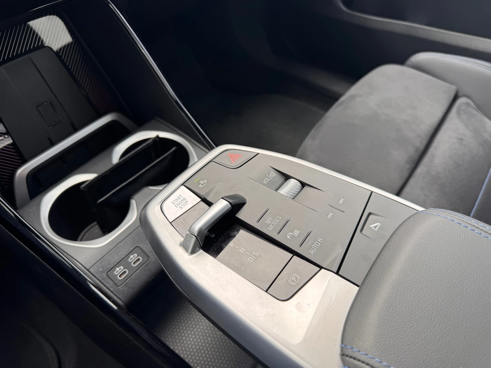 BMW X1 xDrive30e, снимка 11 - Автомобили и джипове - 54305112