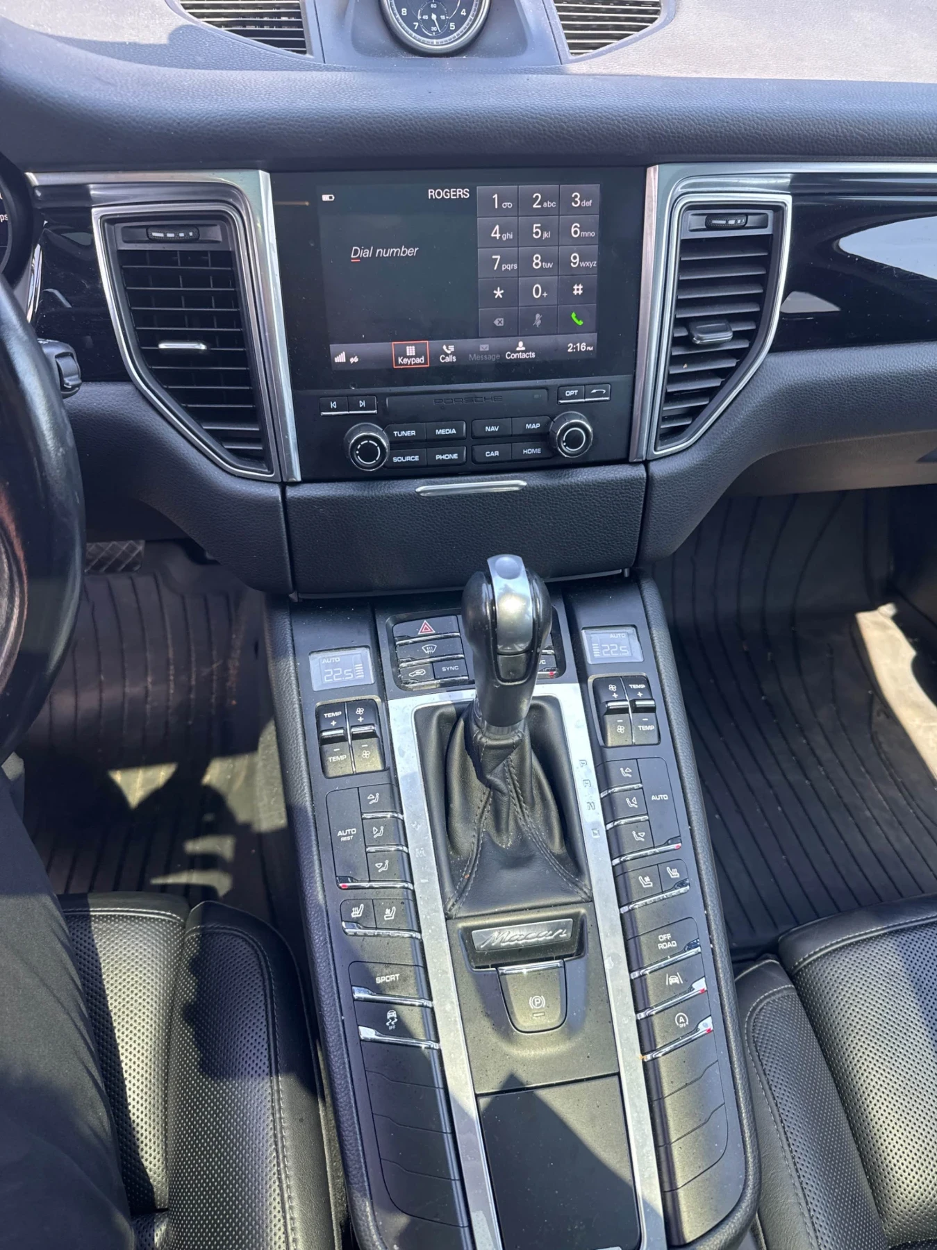 Porsche Macan CARFAX * АВТОКРЕДИТ * ПРОГНОЗНА ЦЕНА ДО БГ, снимка 7 - Автомобили и джипове - 54483836