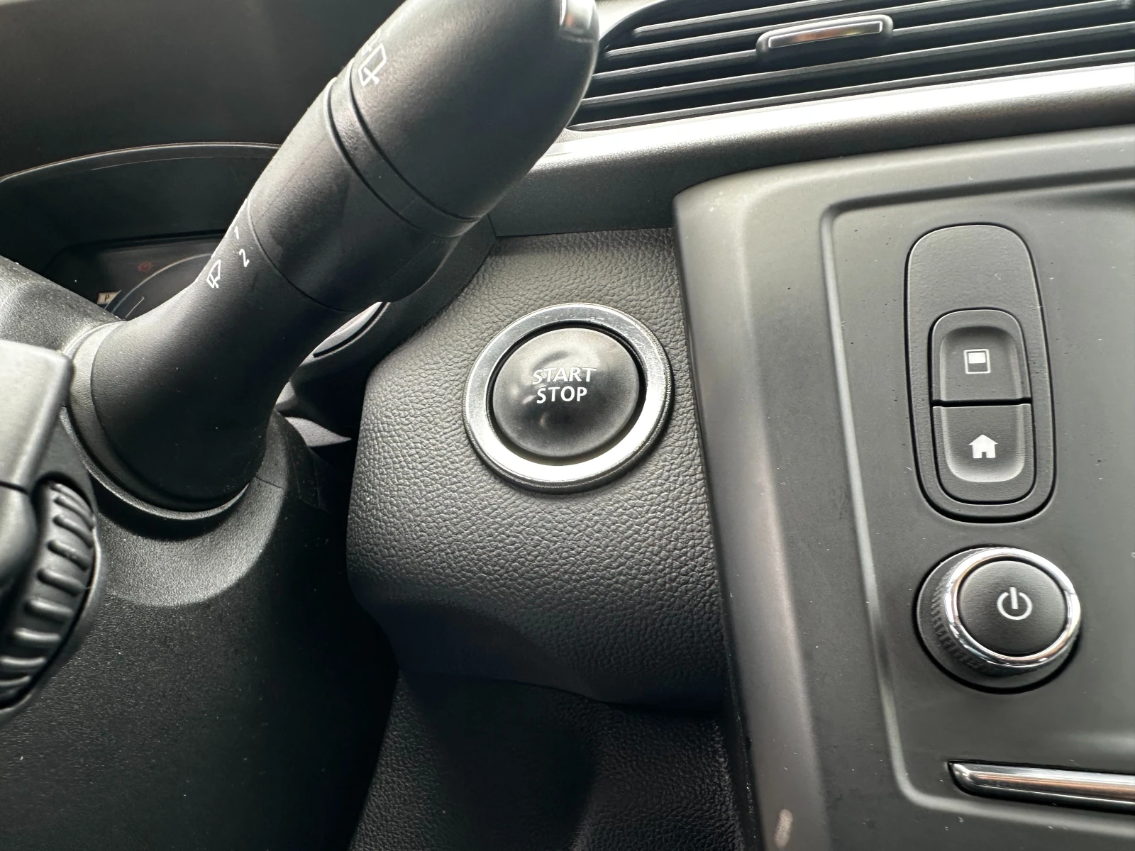 Renault Kadjar 1.5d 110 к.с./ГАРАНЦИЯ ОТ КЕНТАВЪР, снимка 17 - Автомобили и джипове - 54613465