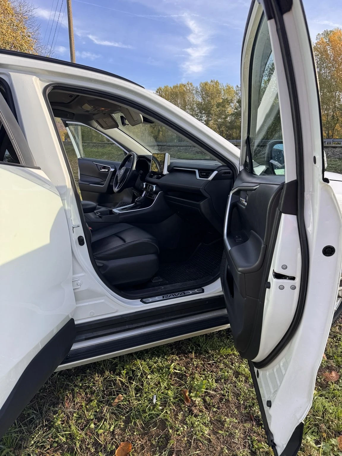 Toyota Rav4 XLE, снимка 7 - Автомобили и джипове - 54979618