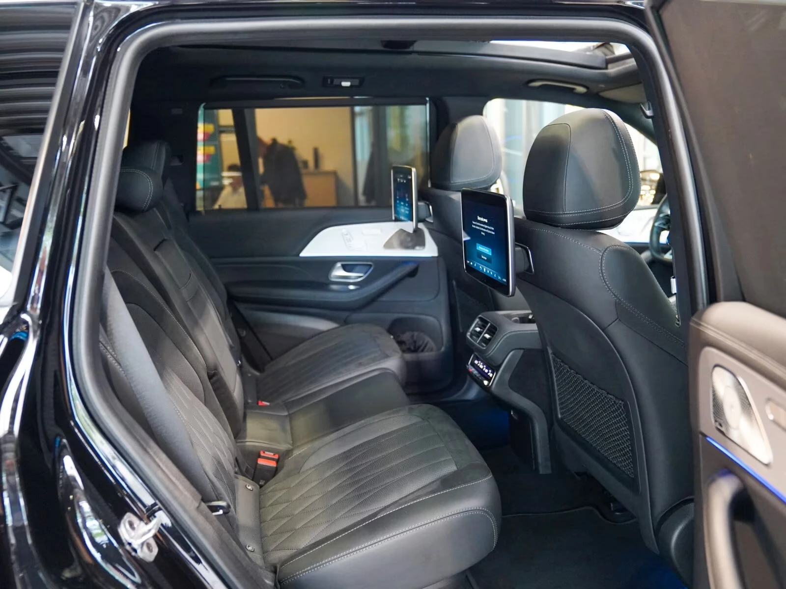 Mercedes-Benz GLS 63 AMG FACELIFT/ 4-MATIC/ BURM/ HUD/ 360/ PANO/ MULTIBEAM, снимка 15 - Автомобили и джипове - 55135196