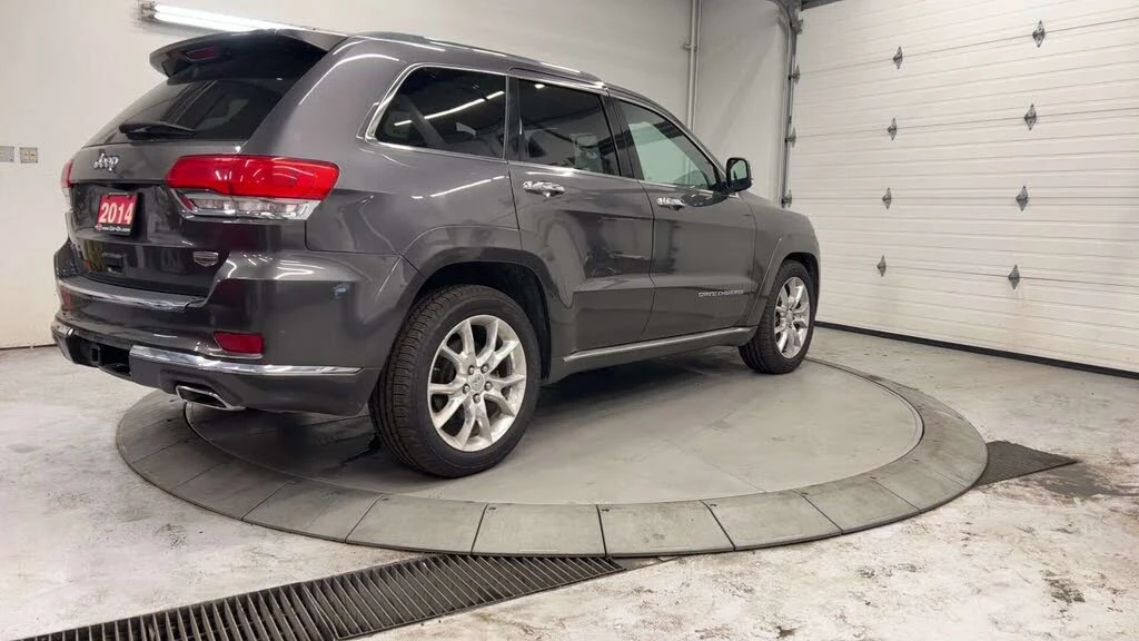 Jeep Grand cherokee SUMMIT WK2* PANO* ПОДГРЕВ* ОБДУХВАНЕ* НАВИ И ДР., снимка 13 - Автомобили и джипове - 55437206