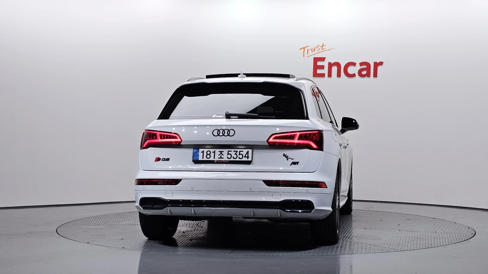 Audi SQ5 HUD* 360* BLIND SPOT* ЕЛ. БАГАЖНИК* КРАЙНА ЦЕНА, снимка 4 - Автомобили и джипове - 55593592