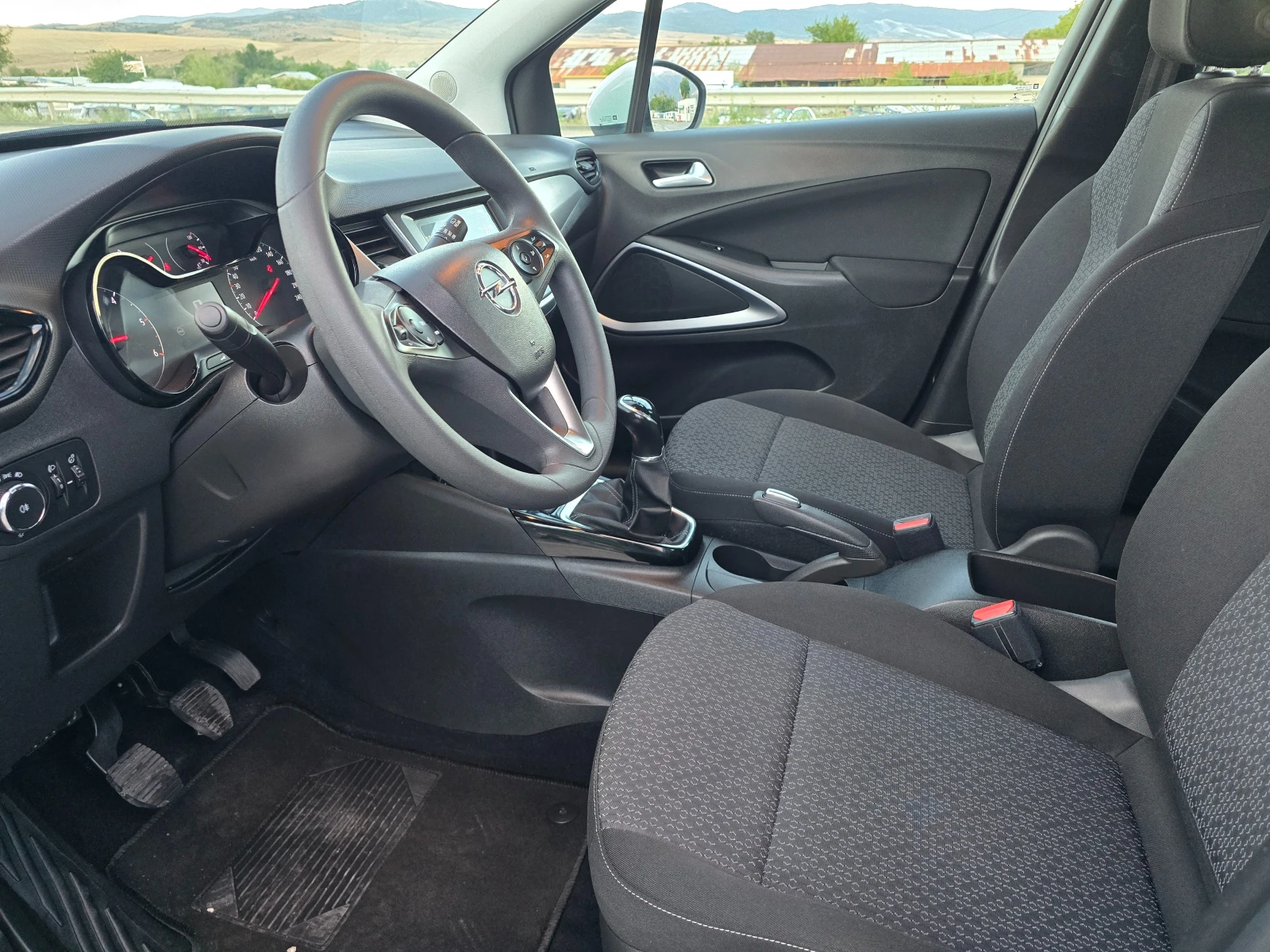 Opel Crossland X 1.6 D * 110 000 км.* EURO 6B* , снимка 6 - Автомобили и джипове - 55954660