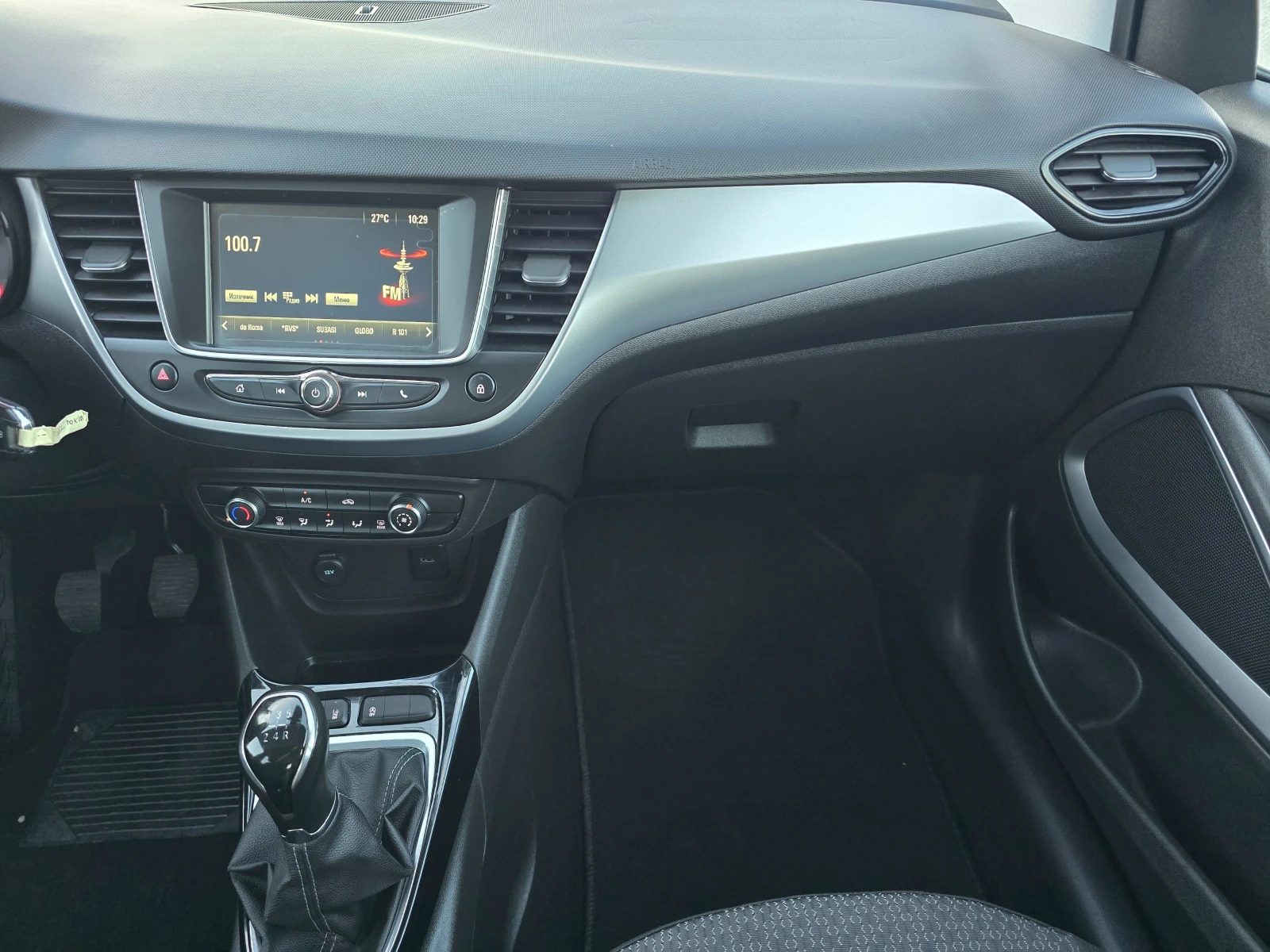 Opel Crossland X 1.6 D * 110 000 км.* EURO 6B* , снимка 12 - Автомобили и джипове - 55954660