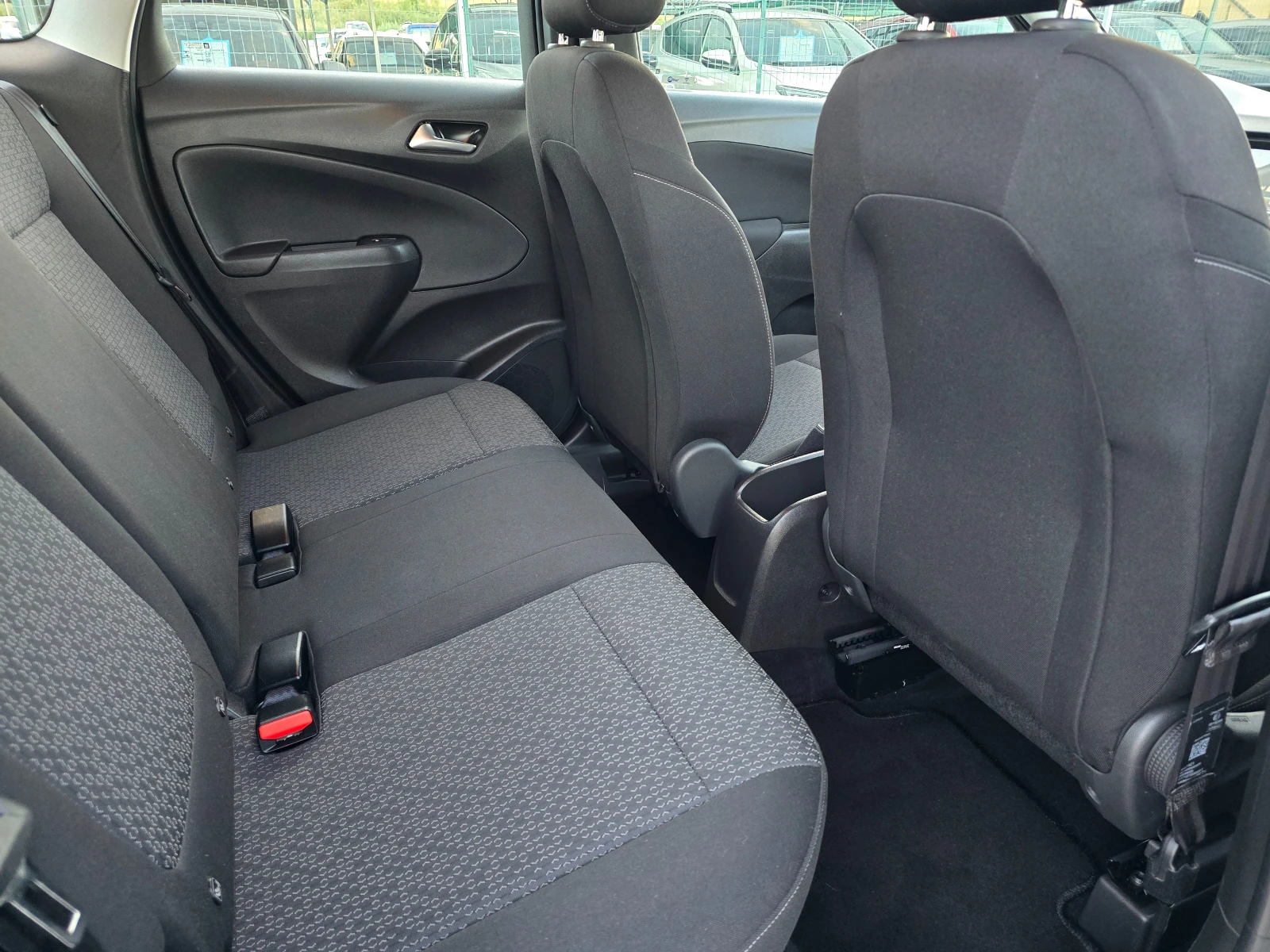 Opel Crossland X 1.6 D * 110 000 км.* EURO 6B* , снимка 9 - Автомобили и джипове - 55954660