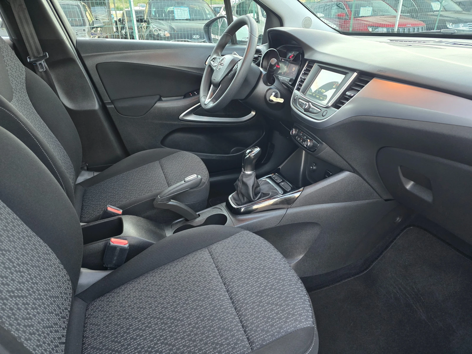 Opel Crossland X 1.6 D * 110 000 км.* EURO 6B* , снимка 7 - Автомобили и джипове - 55954660