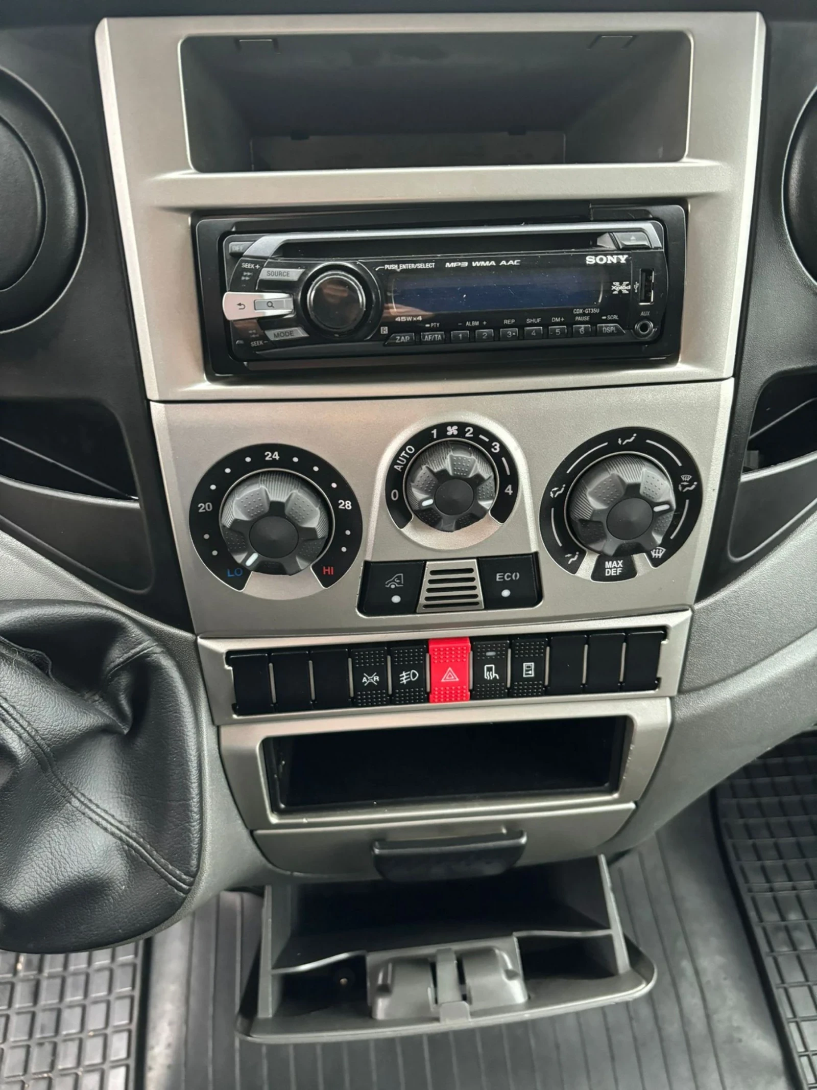 Iveco 35c15 3.0 HPi, снимка 12 - Бусове и автобуси - 53719469