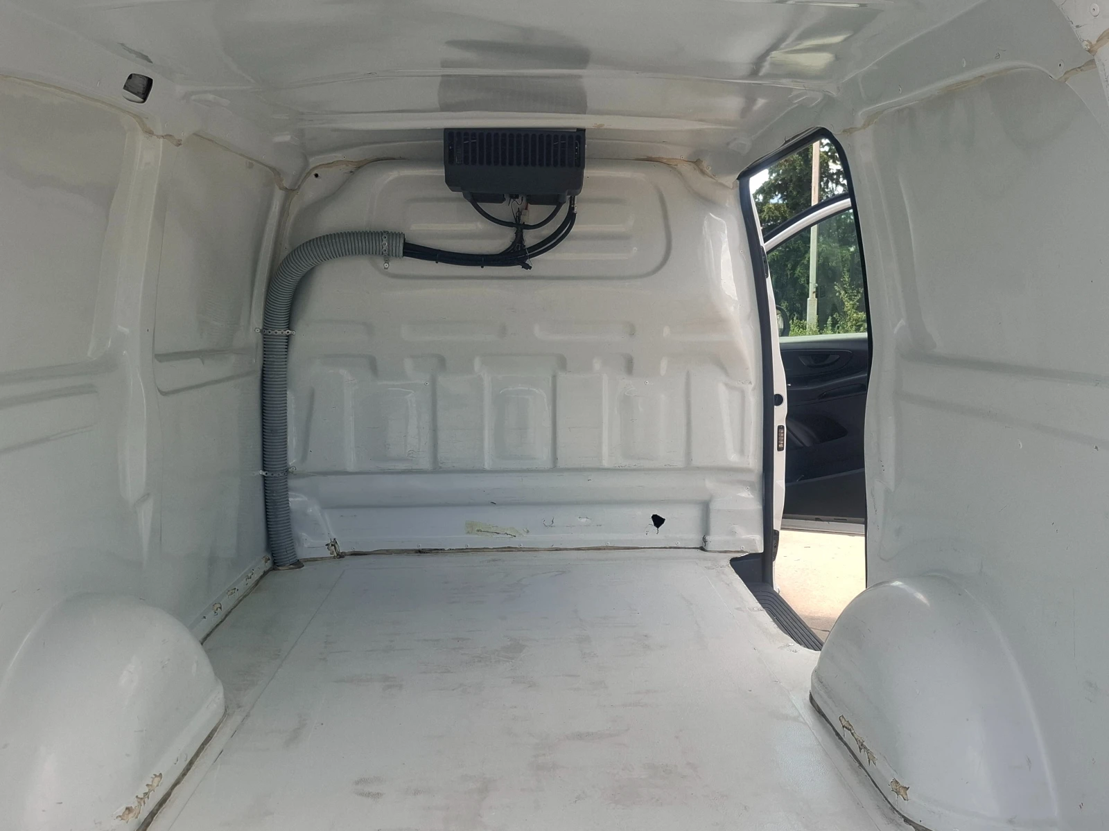 Mercedes-Benz Vito 111CDI/Хладилен/Euro5B/Клима, снимка 12 - Бусове и автобуси - 56069352