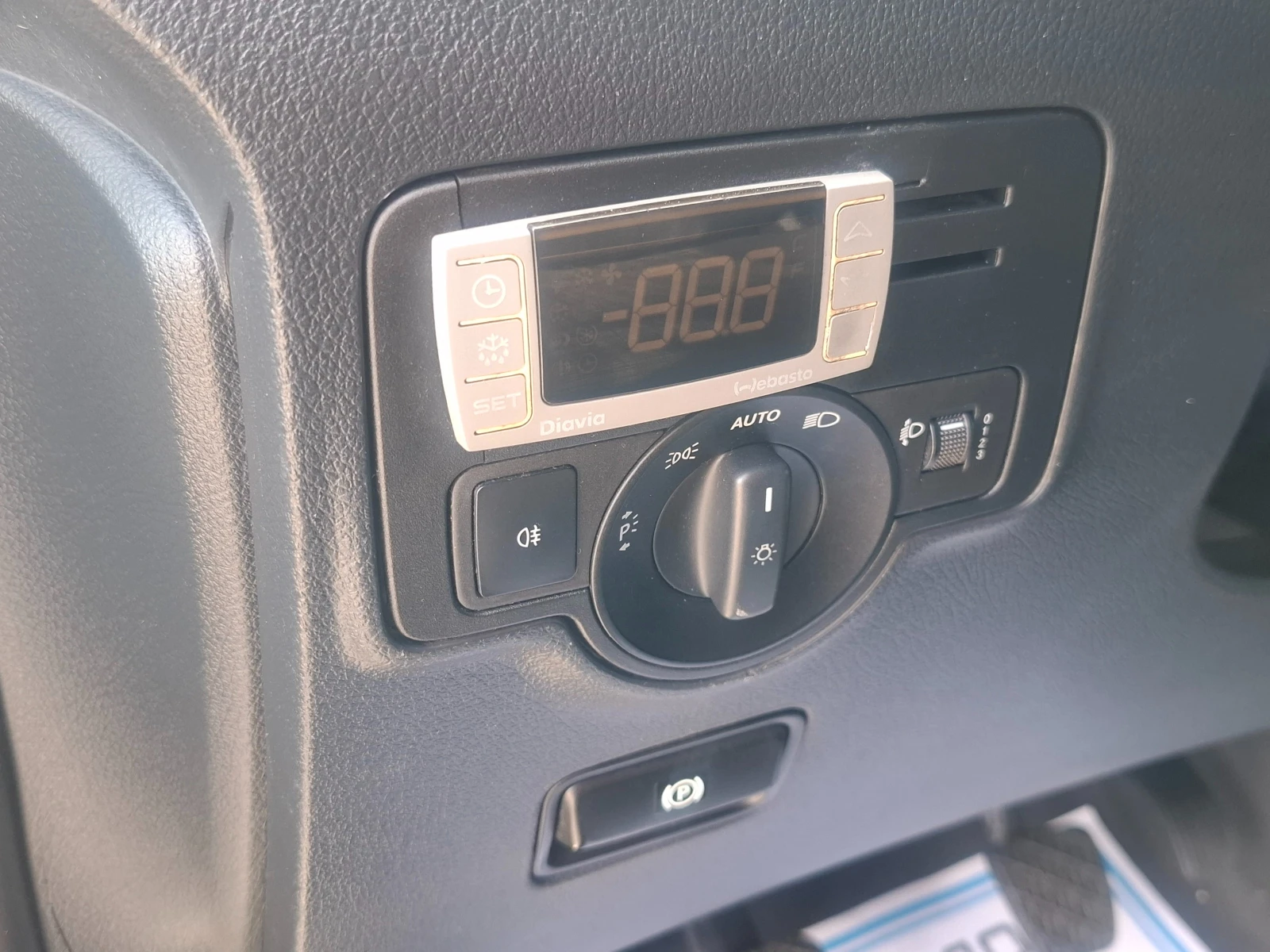 Mercedes-Benz Vito 111CDI/Хладилен/Euro5B/Клима, снимка 9 - Бусове и автобуси - 56069352
