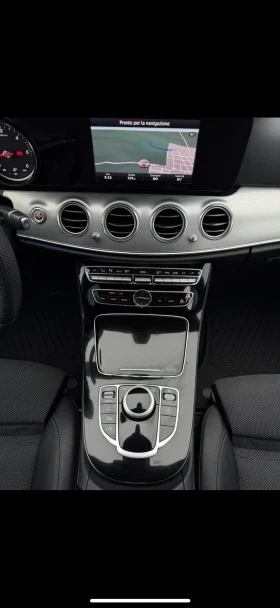 Mercedes-Benz E 220 194кс./ 9G/ EURO 6B/ BURMESTER/ CAMERA/ ОТЛИЧЕН, снимка 15 - Автомобили и джипове - 53609007