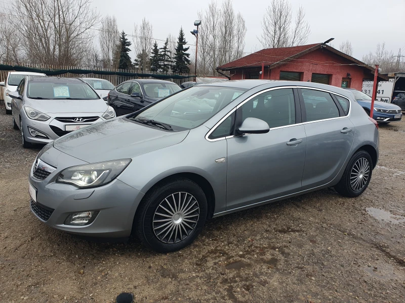 Opel Astra 2.0 CDTI/COSMO SPORT, снимка 2 - Автомобили и джипове - 48236407