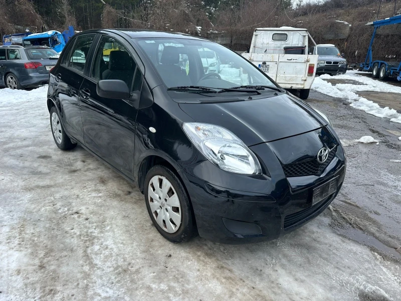 Toyota Yaris 1.3i, снимка 1 - Автомобили и джипове - 48577396