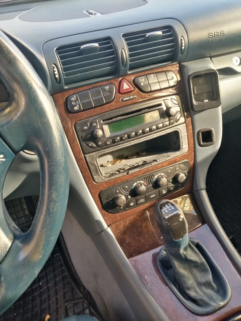 Mercedes-Benz C 200 Kompressor, всички екстри! , снимка 7 - Автомобили и джипове - 52516747