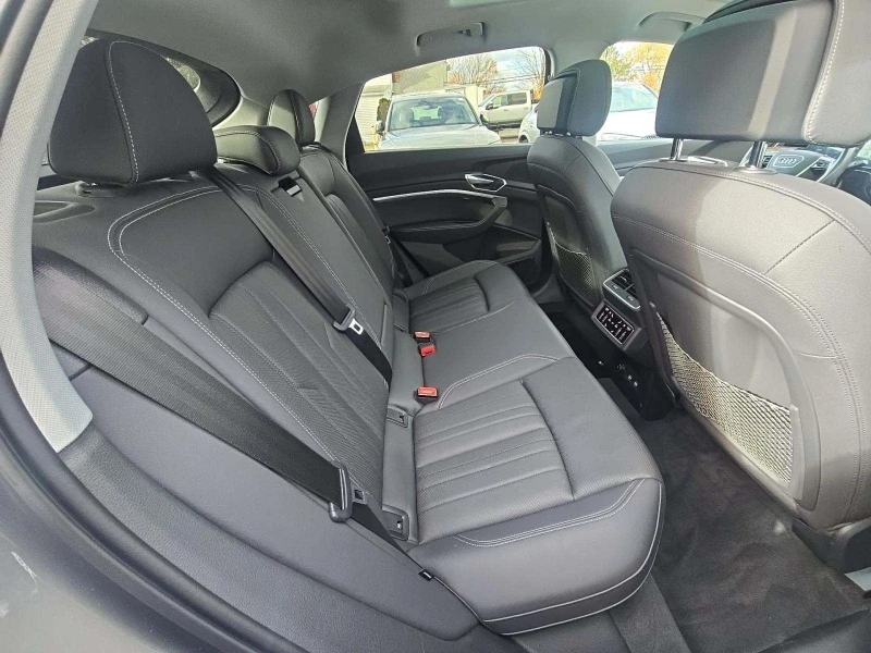 Audi E-Tron Sportback Premium Plus, снимка 13 - Автомобили и джипове - 53211797