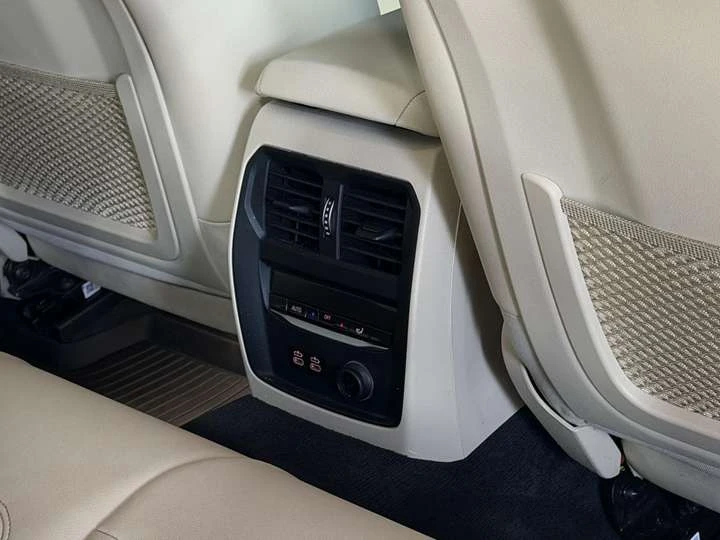 BMW 330 330i xDrive, снимка 15 - Автомобили и джипове - 53707093