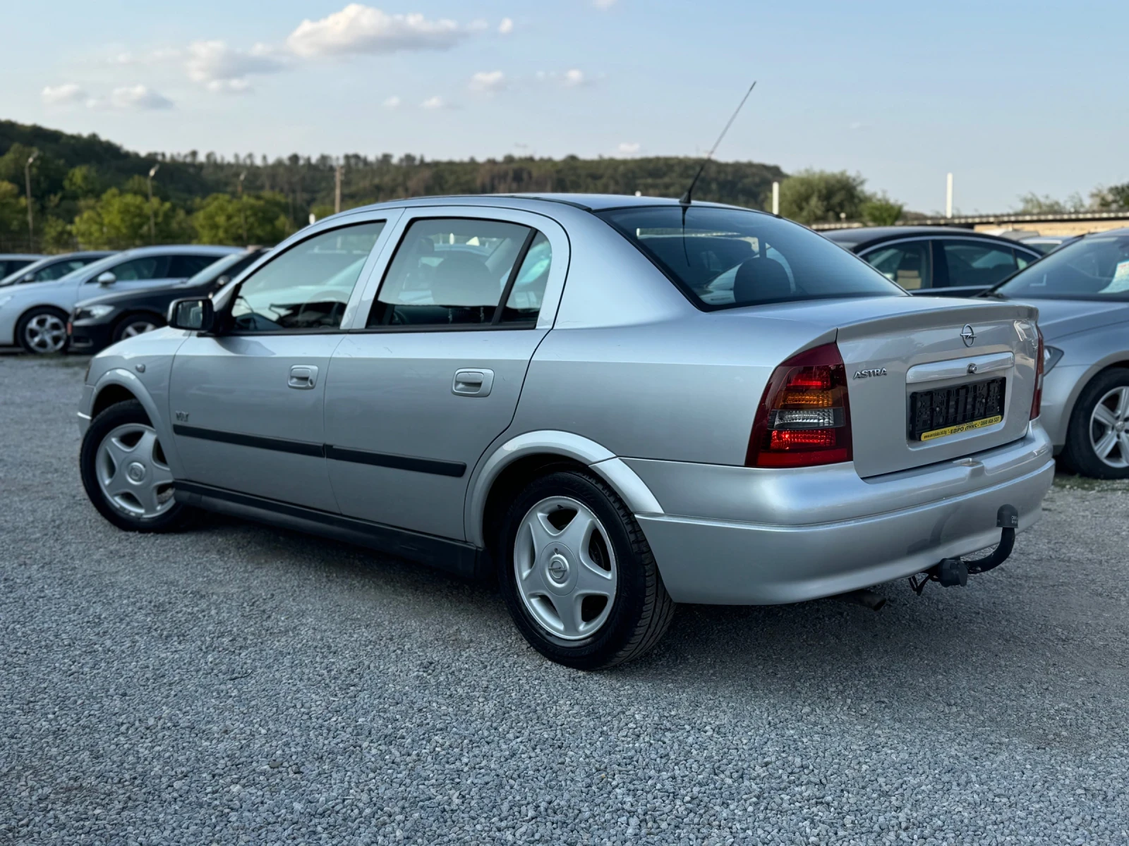 Opel Astra 1.6i 85кс КЛИМАТИК - изображение 8