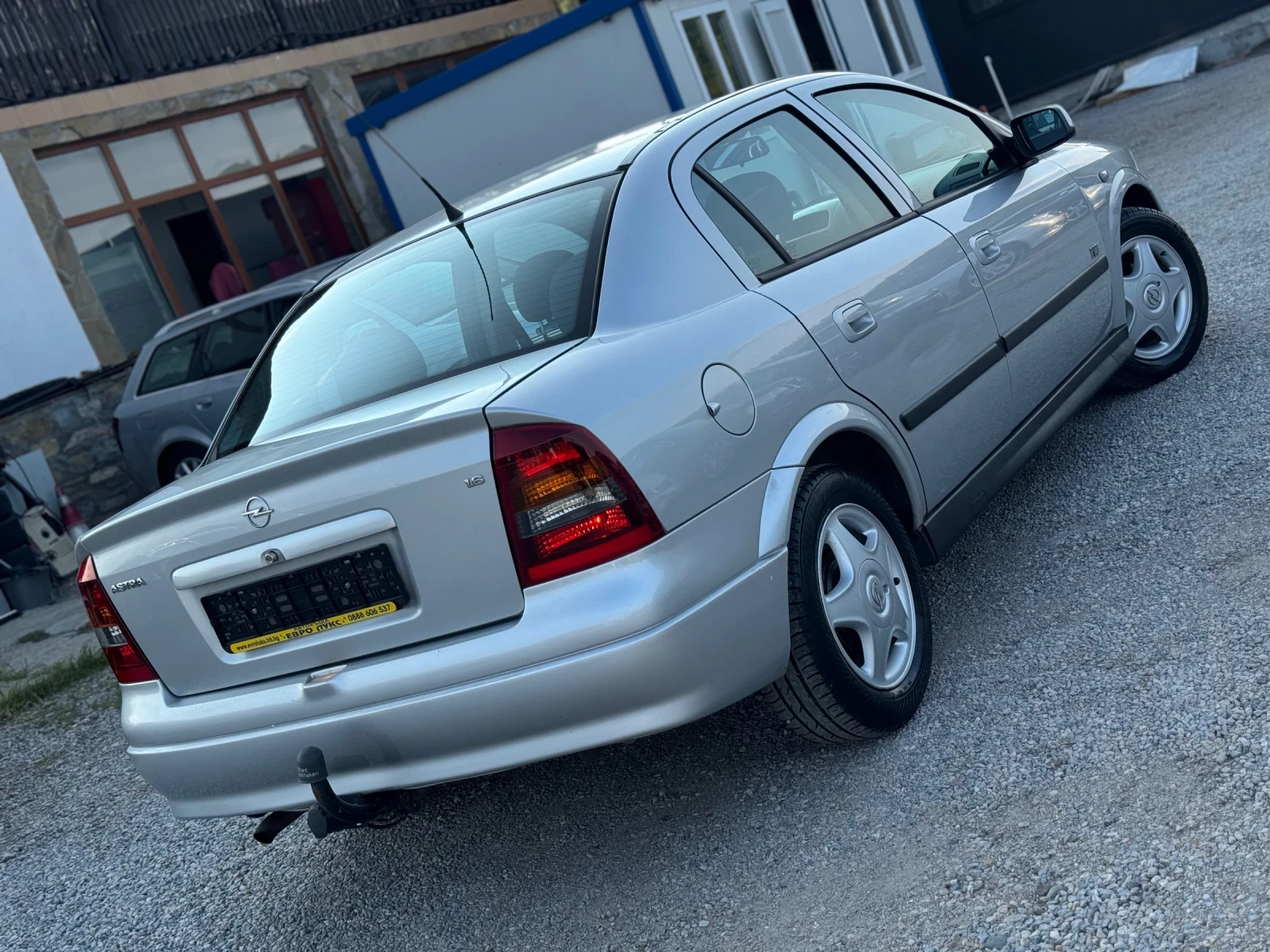 Opel Astra 1.6i 85кс КЛИМАТИК - изображение 6
