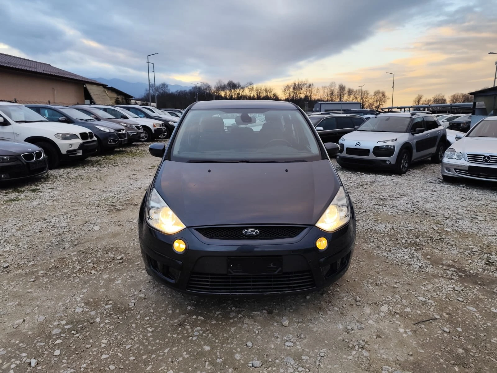 Ford S-Max 2.0 дизел 140 коня Италия - изображение 2